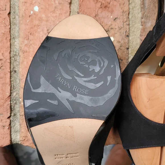 Taryn Rose peep toe heels - Picture 7 of 8